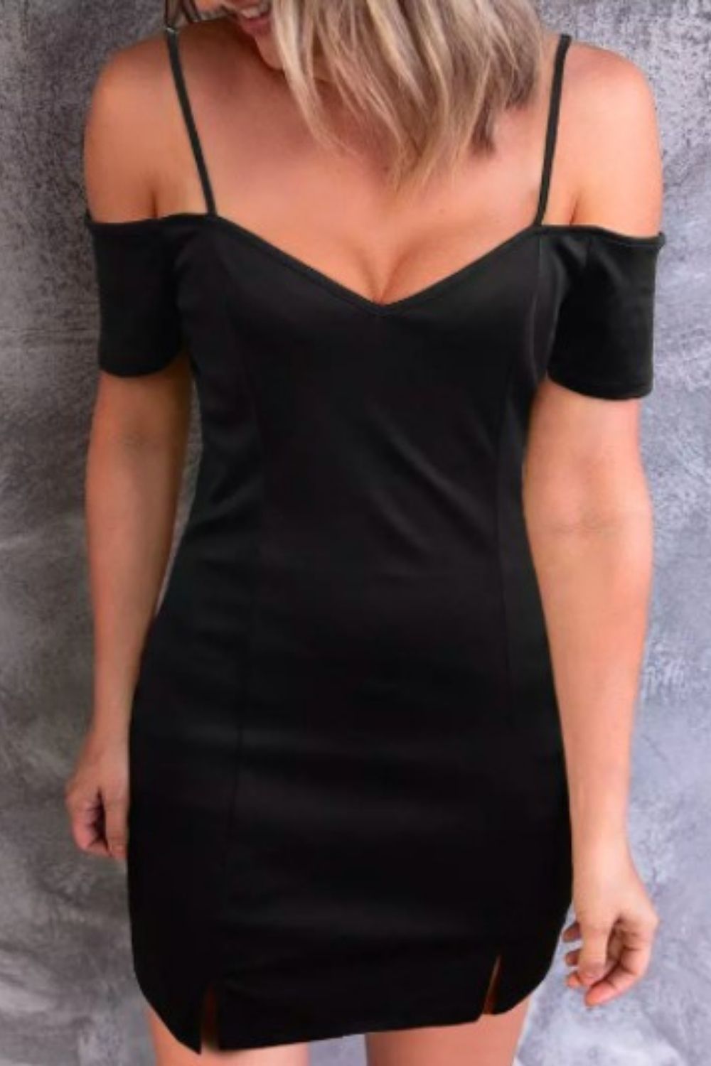 Slit Cold Shoulder
Bodycon Dress In Black