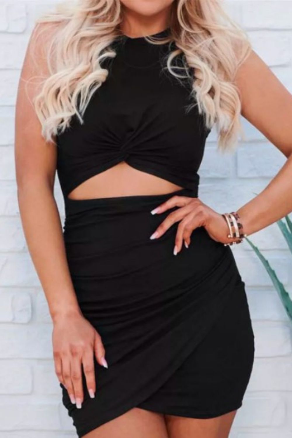 Hollow Out Twist Bodycon
Dress In Black
